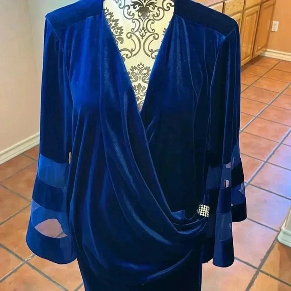 NWT R&M Richard’s 22W formal dress with flair sleeves and rhinestones on waist - Picture 8 of 11